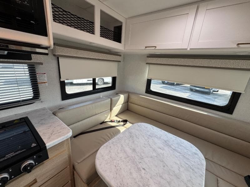 2026 Thor Motor Coach 2026 Thor Motor Coach Chateau - thumbnail 11