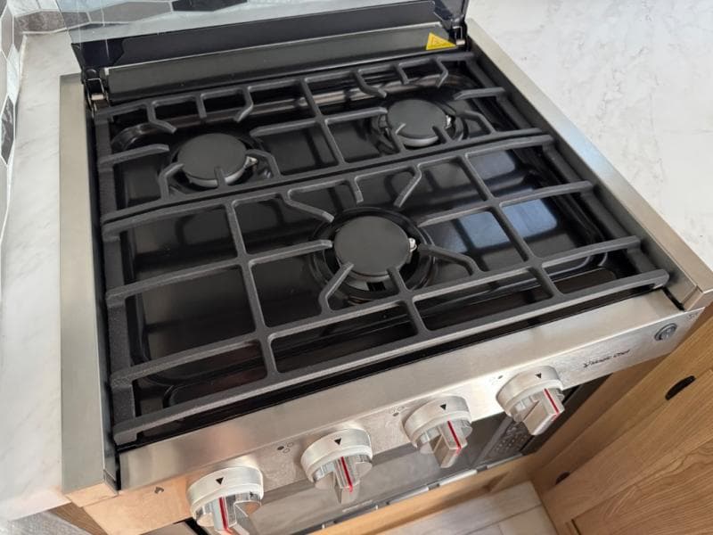 2024 Coachmen 2024 Coachmen Leprechaun - thumbnail 17