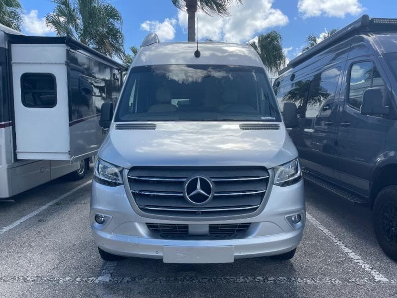 2019 Airstream 2019 Airstream INTERSTATE - thumbnail 3