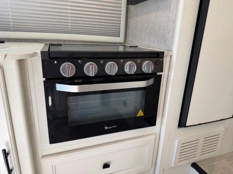 2022 Coachmen 2022 Coachmen Prism - thumbnail 13