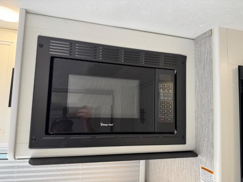 2022 Coachmen 2022 Coachmen Prism - thumbnail 16