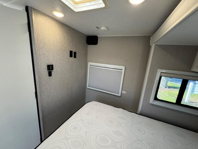 2022 Coachmen 2022 Coachmen Prism - thumbnail 20