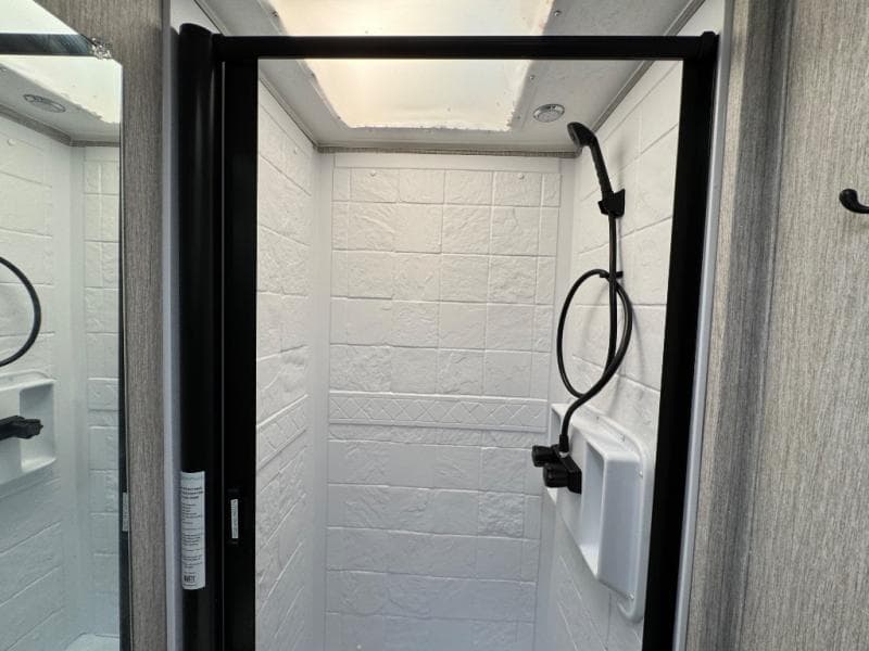 2022 Coachmen 2022 Coachmen Prism - thumbnail 22