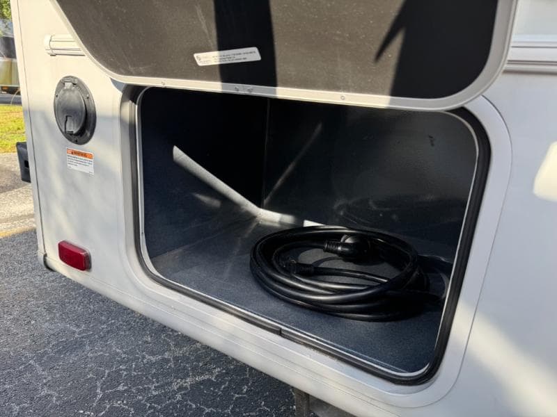 2022 Coachmen 2022 Coachmen Prism - thumbnail 6