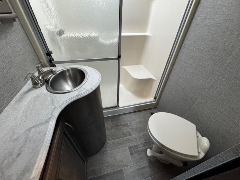 2019 Dutchmen 2019 Dutchmen Voltage - thumbnail 14