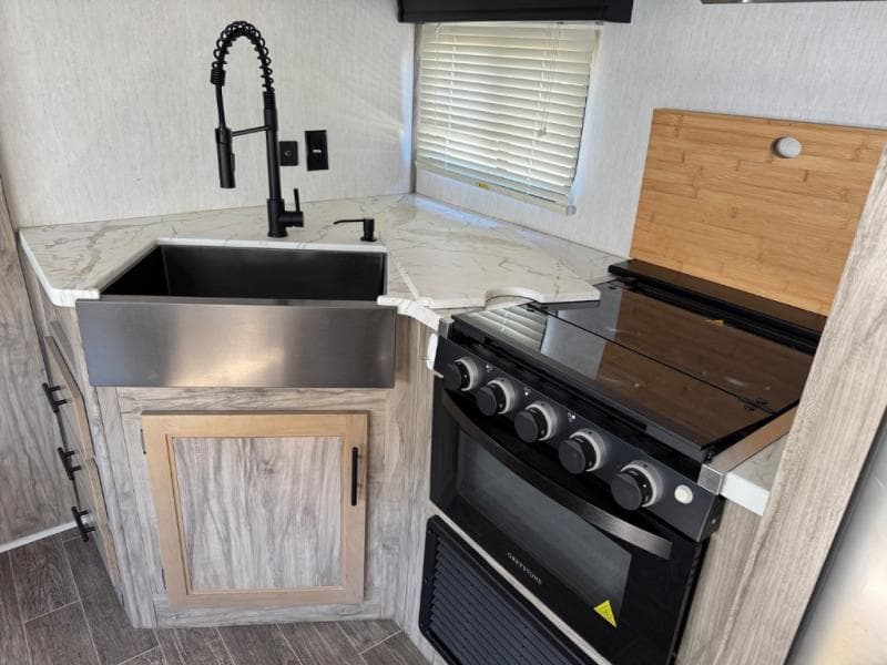 2020 Cherokee Alpha Wolf 2020 Cherokee Alpha Wolf ALPHA WOLF - thumbnail 13