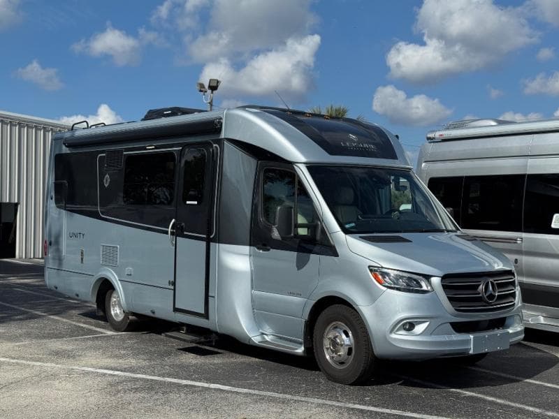 2022 Leisure Travel Vans Unity 24MBL