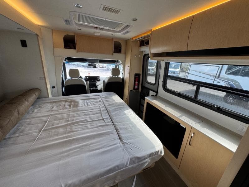 2022 Leisure Travel Vans 2022 Leisure Travel Vans Unity - thumbnail 11