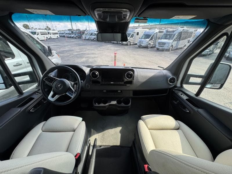 2022 Leisure Travel Vans 2022 Leisure Travel Vans Unity - thumbnail 19