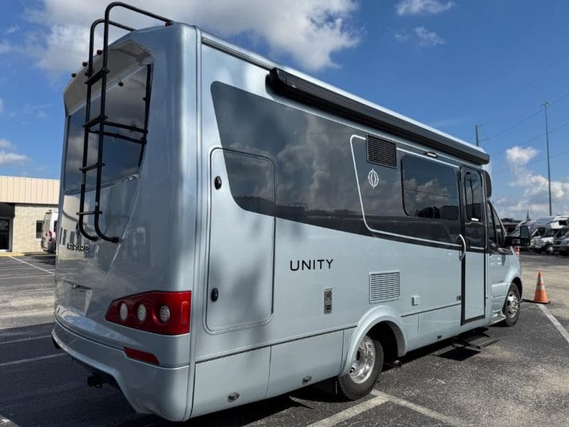 2022 Leisure Travel Vans 2022 Leisure Travel Vans Unity - thumbnail 5
