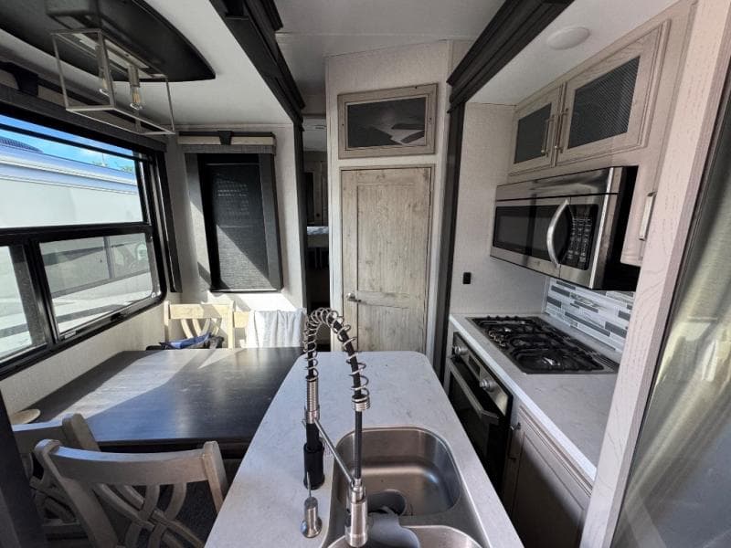 2021 Keystone RV 2021 Keystone RV Alpine - thumbnail 4