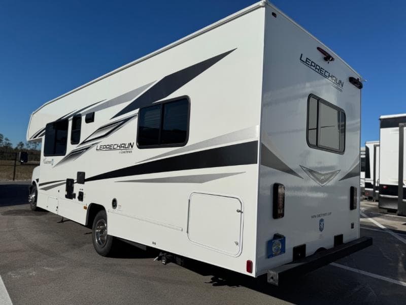 2024 Coachmen 2024 Coachmen Leprechaun - thumbnail 4