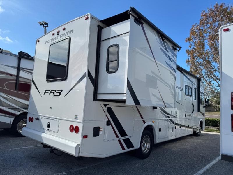 2025 Forest River 2025 Forest River FR3 - thumbnail 5