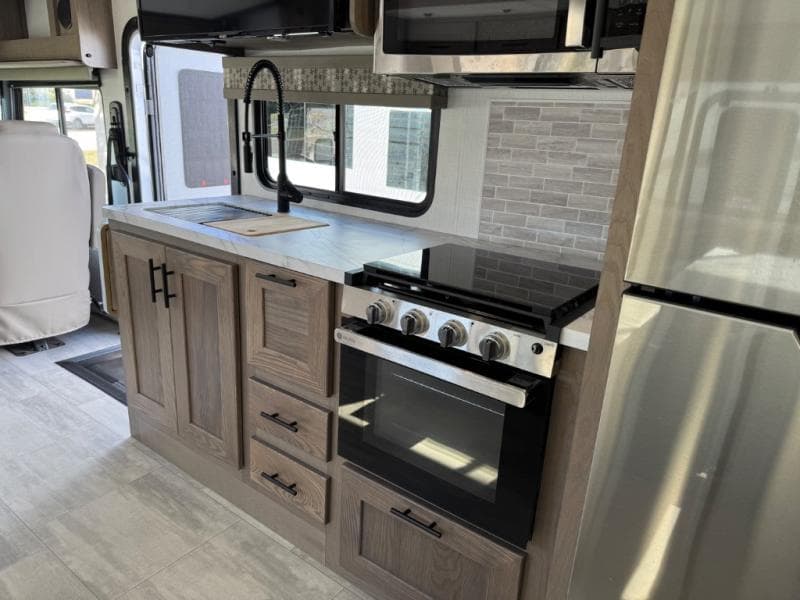 2025 Forest River 2025 Forest River FR3 - thumbnail 10