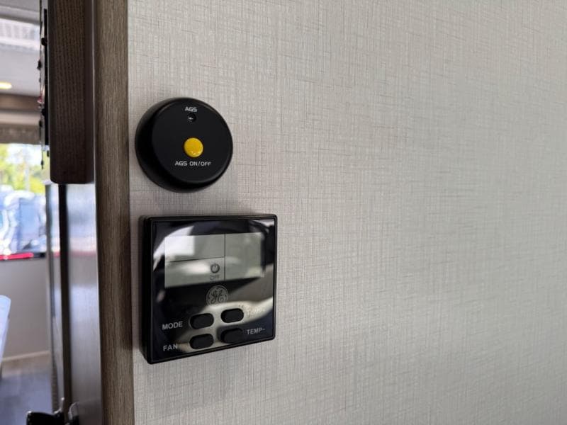 2025 Forest River 2025 Forest River FR3 - thumbnail 23