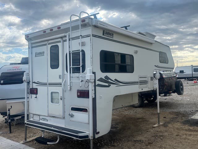 2002 Lance Lance 1010