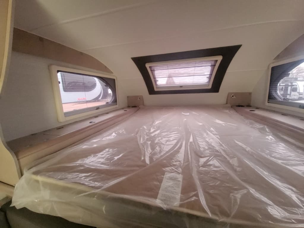 2026 nuCamp 2026 nuCamp Cirrus - thumbnail 13