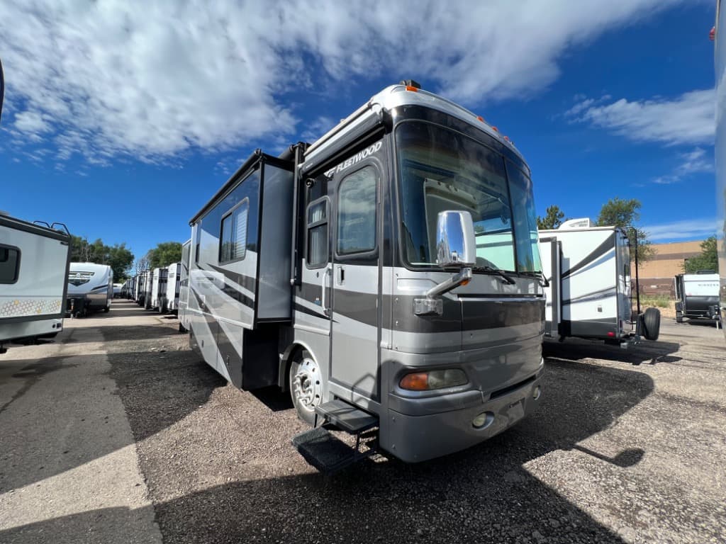 2005 Fleetwood Providence 39S