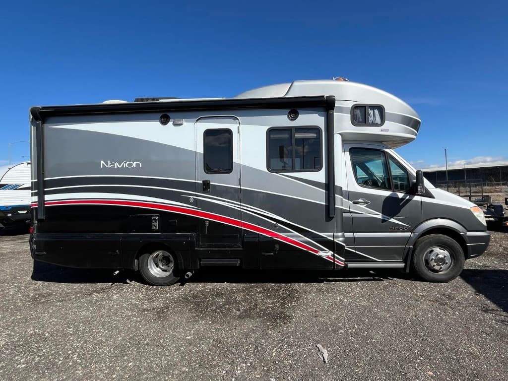 2010 Itasca Navion 24A