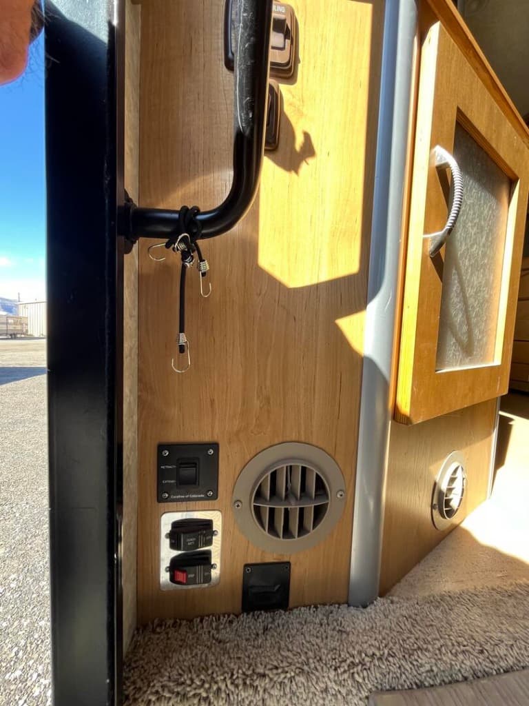 2010 Itasca 2010 Itasca Navion - thumbnail 18