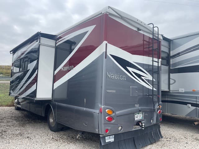 2015 Winnebago 2015 Winnebago Navion - thumbnail 3