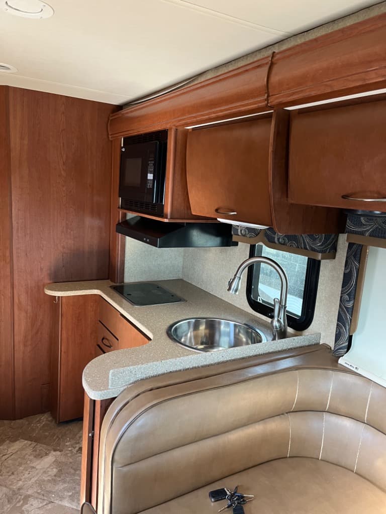 2015 Thor Motor Coach 2015 Thor Motor Coach Siesta Sprinter - thumbnail 10