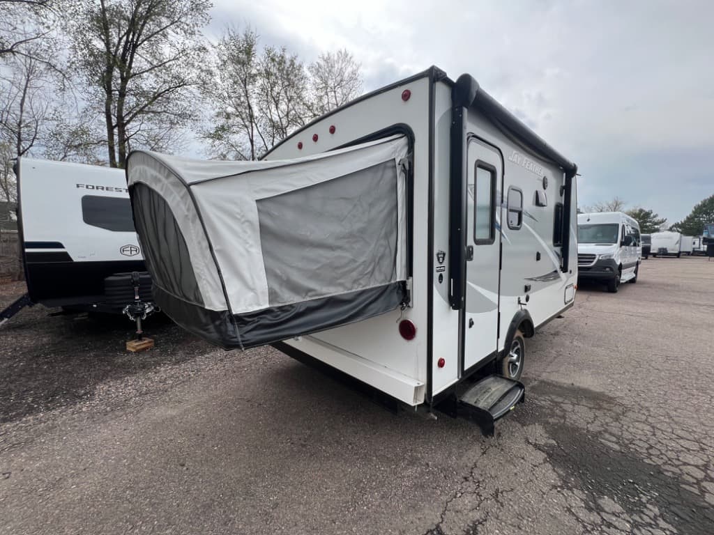 2017 Jayco 2017 Jayco Jay Feather - thumbnail 5