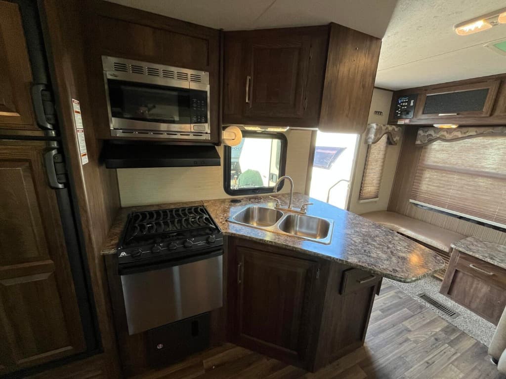 2017 Keystone RV 2017 Keystone RV Cougar - thumbnail 16