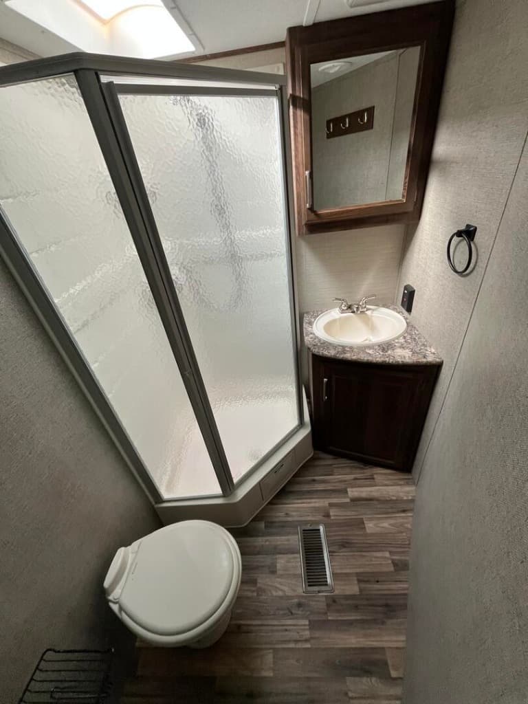 2017 Keystone RV 2017 Keystone RV Cougar - thumbnail 20