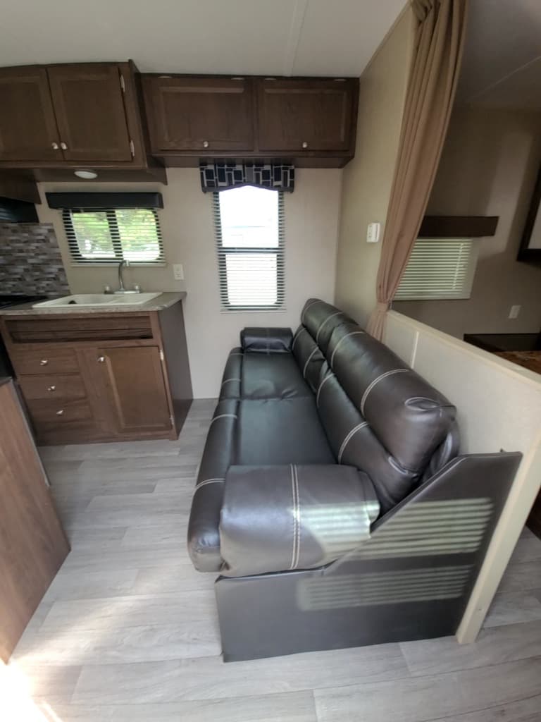 2017 Keystone 2017 Keystone Coleman Lantern - thumbnail 9