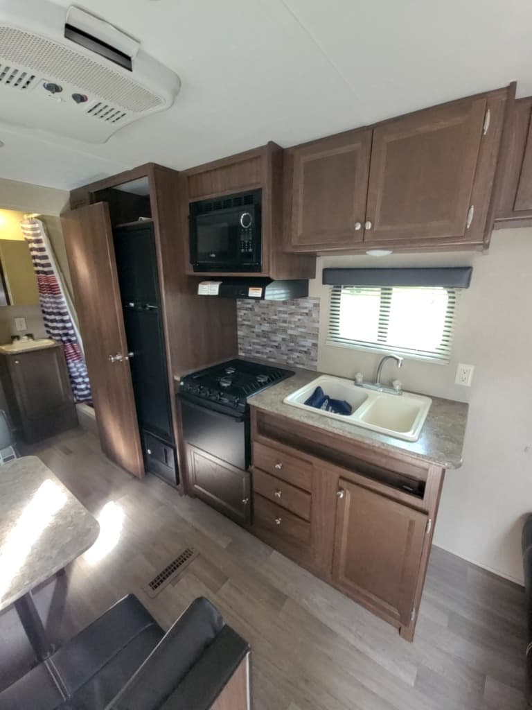 2017 Keystone 2017 Keystone Coleman Lantern - thumbnail 17