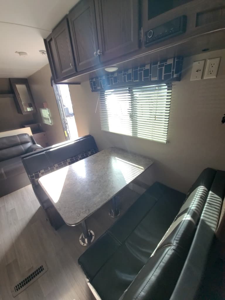 2017 Keystone 2017 Keystone Coleman Lantern - thumbnail 21