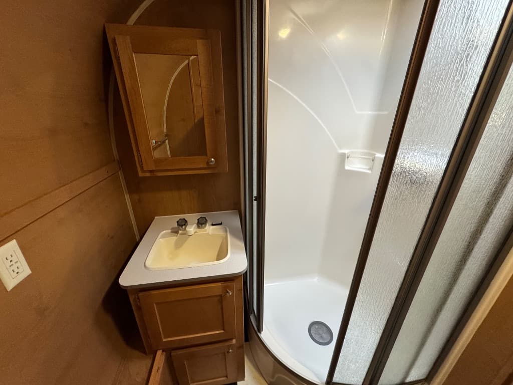 2017 Riverside RV 2017 Riverside RV Retro - thumbnail 12