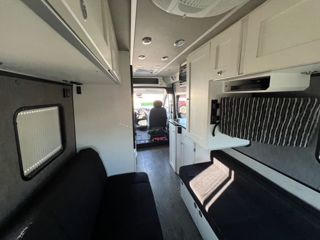 2018 Roadtrek 2018 Roadtrek Thor Motor Coach Zion - thumbnail 6