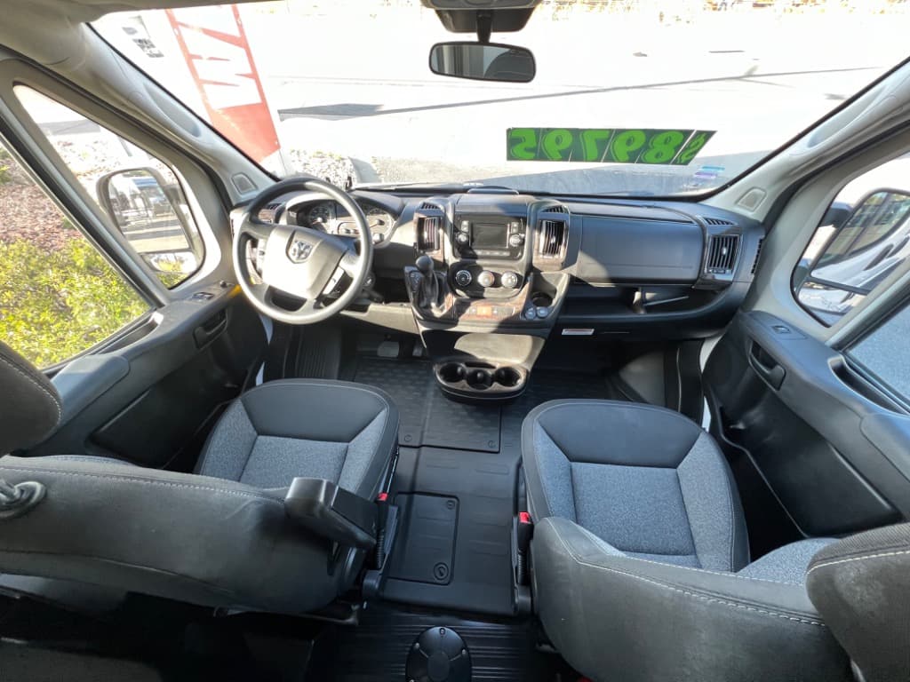 2018 Roadtrek 2018 Roadtrek Thor Motor Coach Zion - thumbnail 8