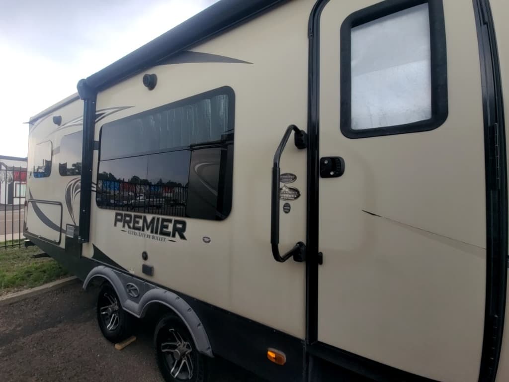 2019 Keystone RV 2019 Keystone RV Premier Ultra Lite - thumbnail 2