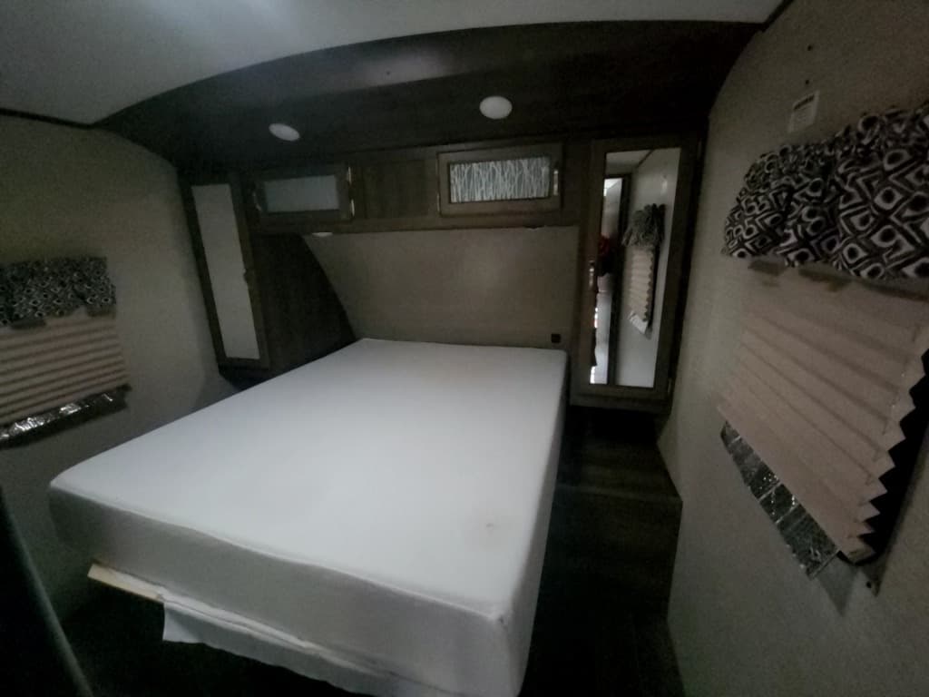 2019 Keystone RV 2019 Keystone RV Premier Ultra Lite - thumbnail 17