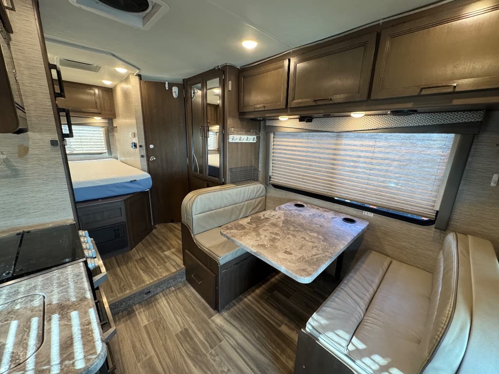 2021 Thor Motor Coach 2021 Thor Motor Coach Four Winds - thumbnail 6
