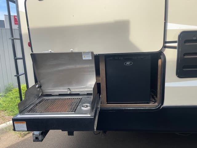 2019 Keystone 2019 Keystone Cougar Half-Ton - thumbnail 3