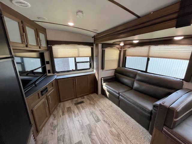 2019 Keystone 2019 Keystone Cougar Half-Ton - thumbnail 6