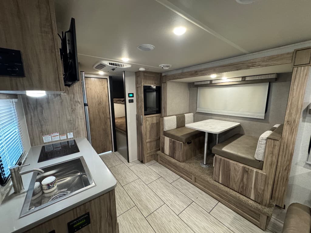 2021 Palomino 2021 Palomino Revolve - thumbnail 6