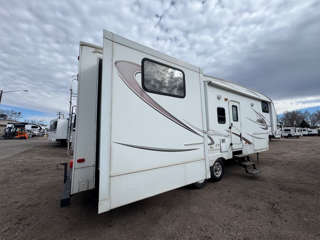 2009 Keystone 2009 Keystone Laredo - thumbnail 4