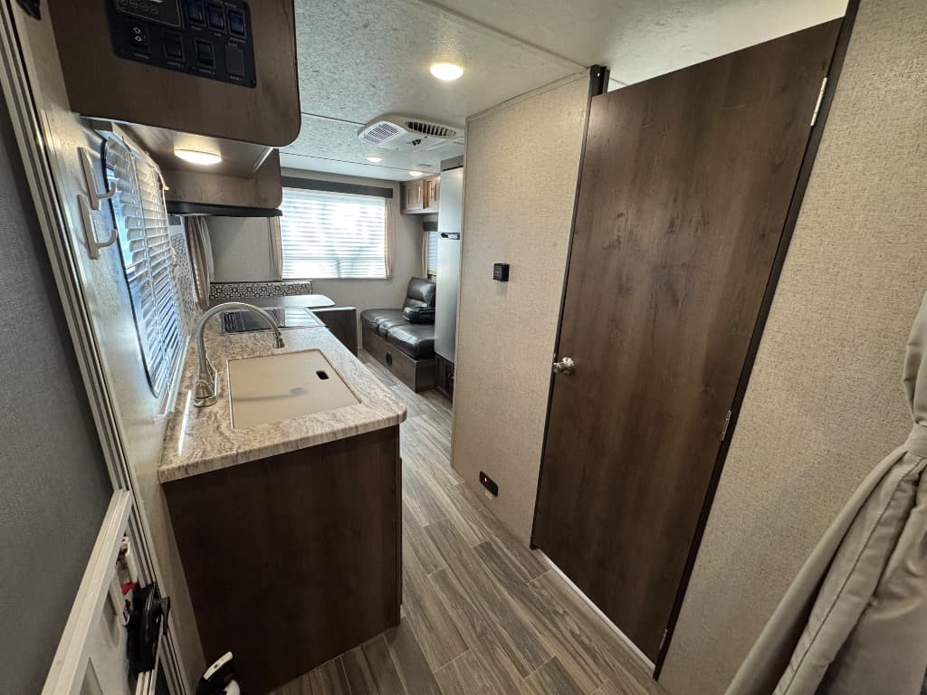 2020 Forest River 2020 Forest River Shasta - thumbnail 5