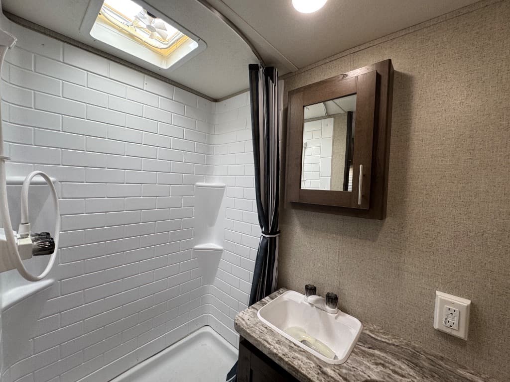 2020 Forest River 2020 Forest River Shasta - thumbnail 8