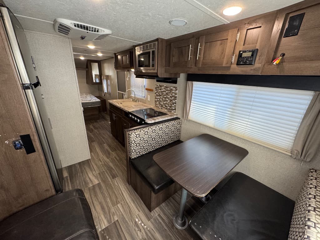 2020 Forest River 2020 Forest River Shasta - thumbnail 16