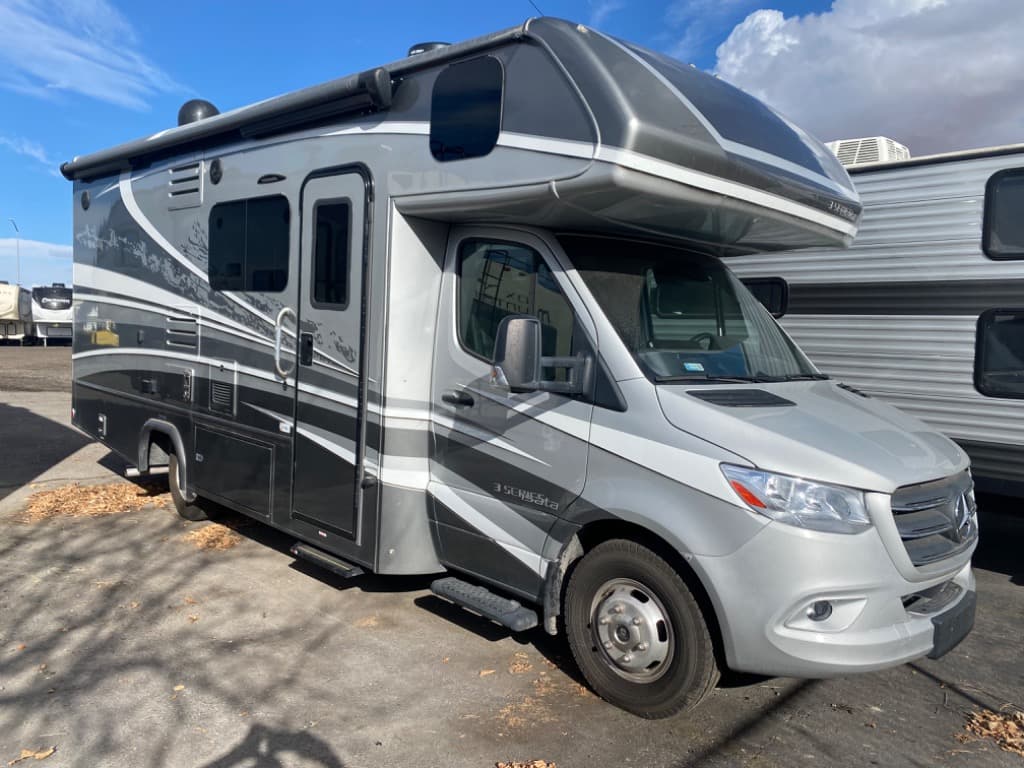 2021 Dynamax Isata 3 24FWM