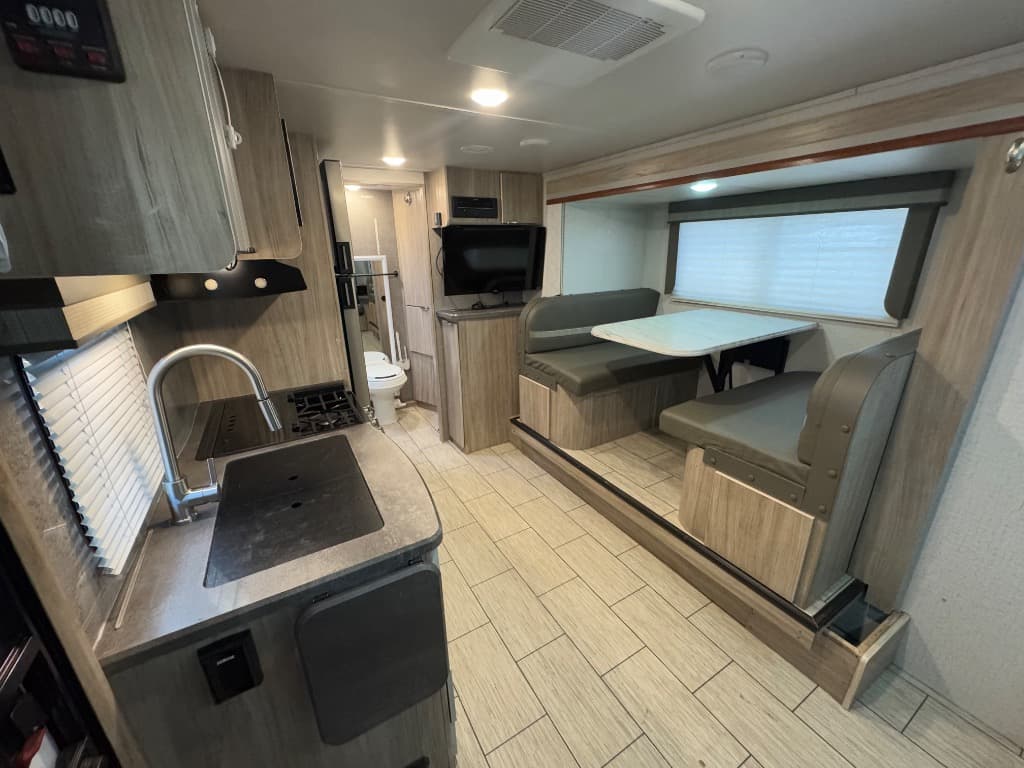 2021 Winnebago 2021 Winnebago Micro Minnie - thumbnail 6