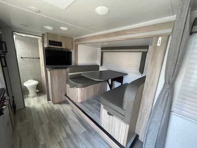 2021 Winnebago 2021 Winnebago Micro Minnie - thumbnail 4