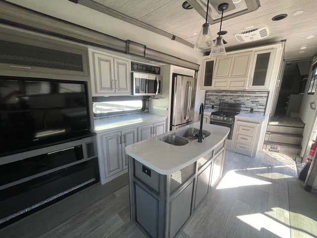 2021 Keystone RV 2021 Keystone RV Montana - thumbnail 6