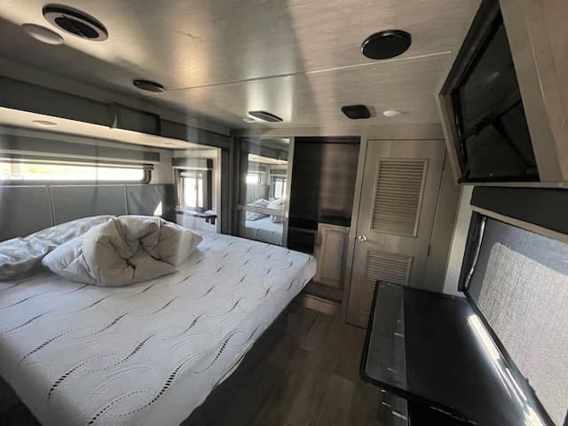 2021 Keystone RV 2021 Keystone RV Montana - thumbnail 9